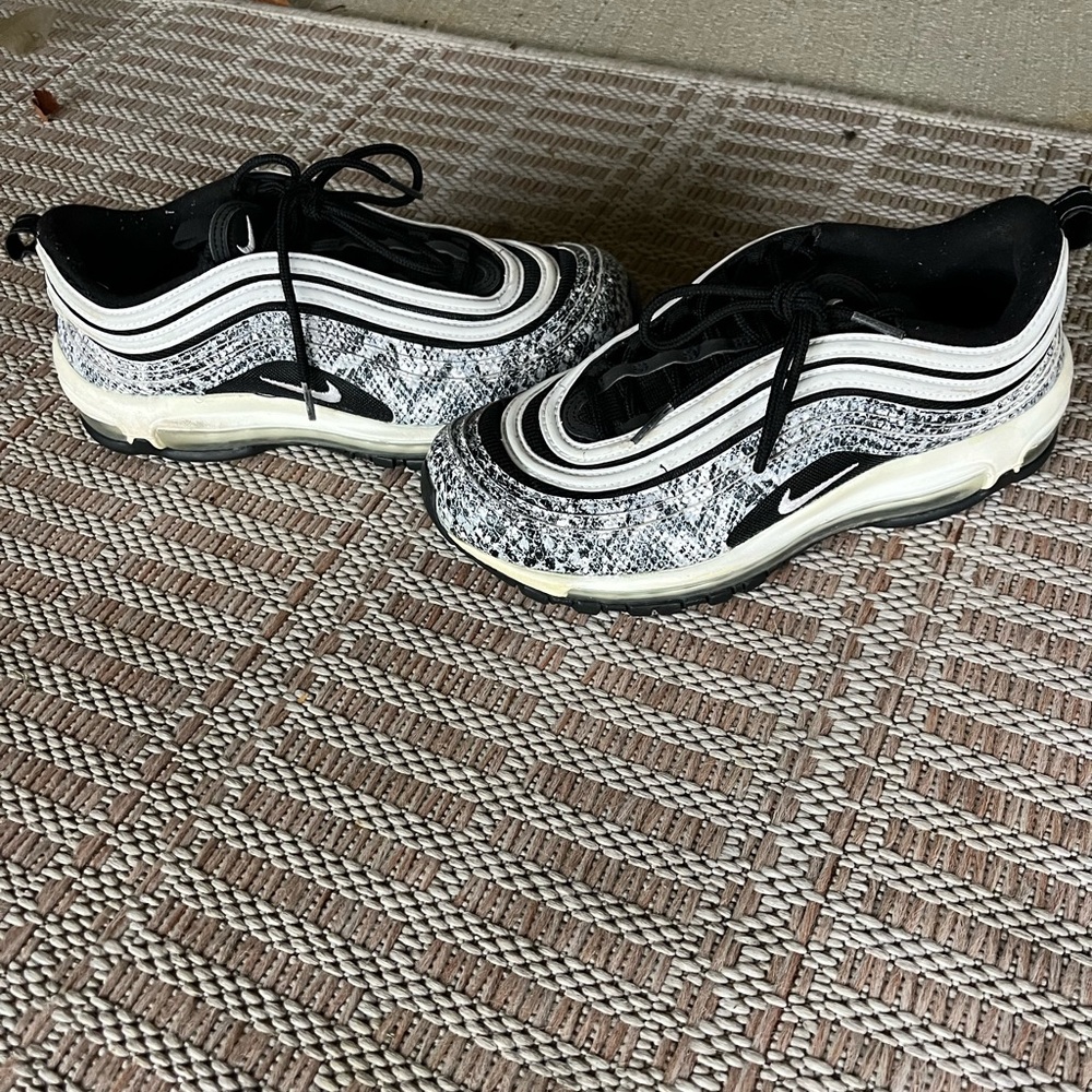 Nike women’s air max